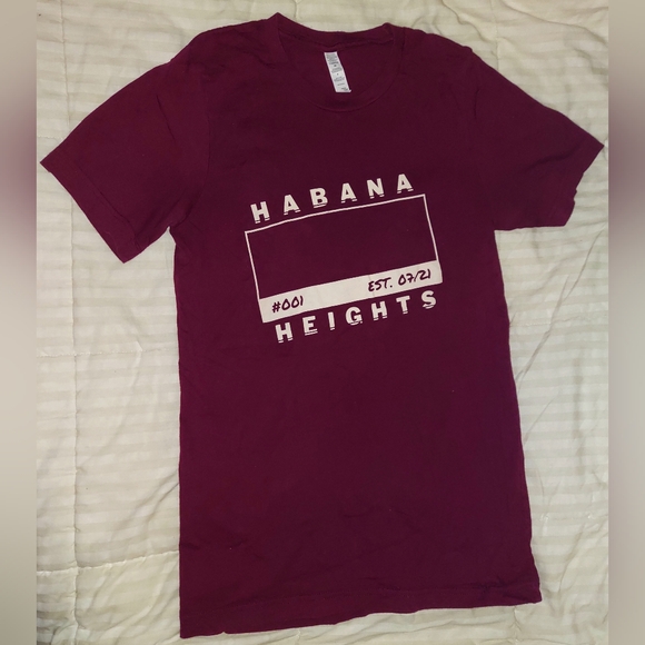 Habana Heights T-Shirt, Women's Small, Maroon. - Picture 1 of 1